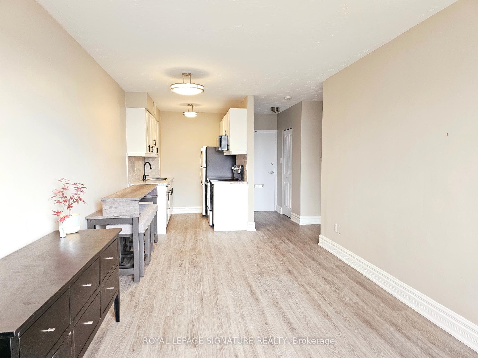 101 Queen Street Unit 405 photo 4
