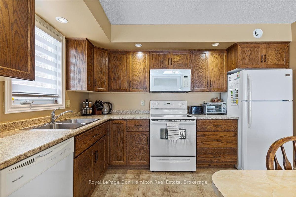 1101 Walker Street photo 14