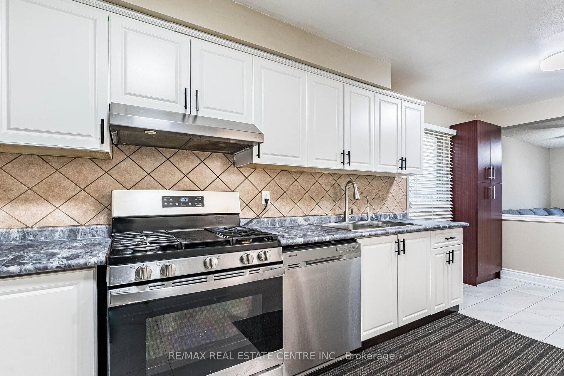 102 Timberlane Drive photo 10
