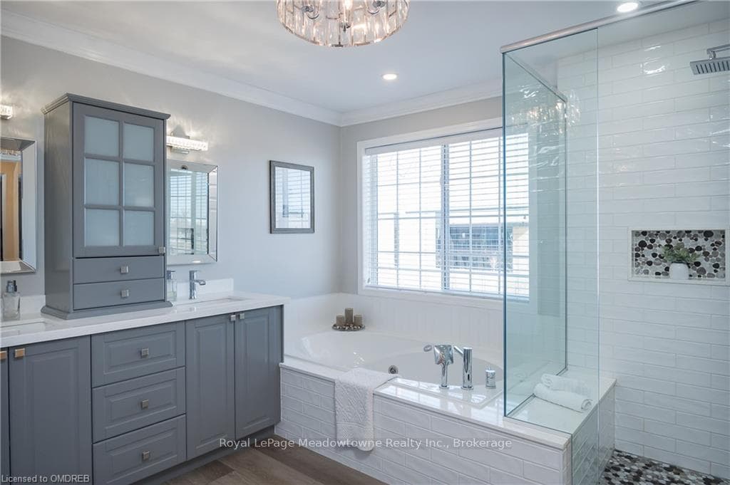 Primary Ensuite Oasis - Beautiful glass shower