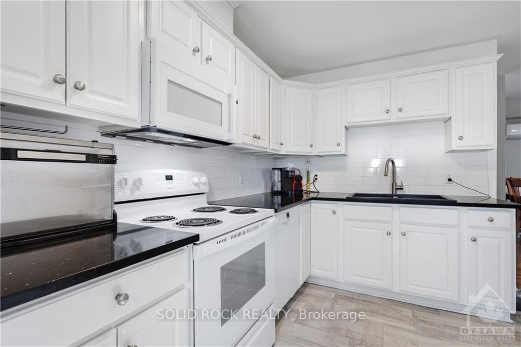 659 GEORGE Street photo 11