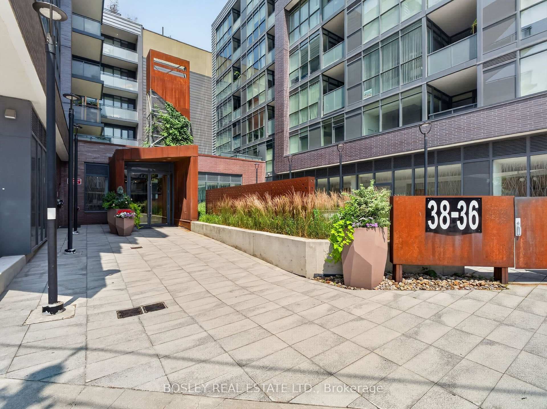 36 Howard Park Avenue Unit 801 photo 35