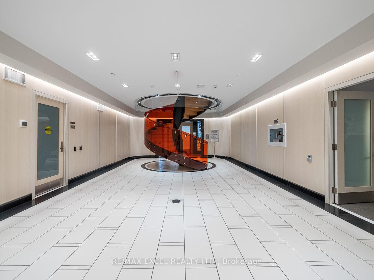 30 Roehampton Avenue Unit 619 photo 3