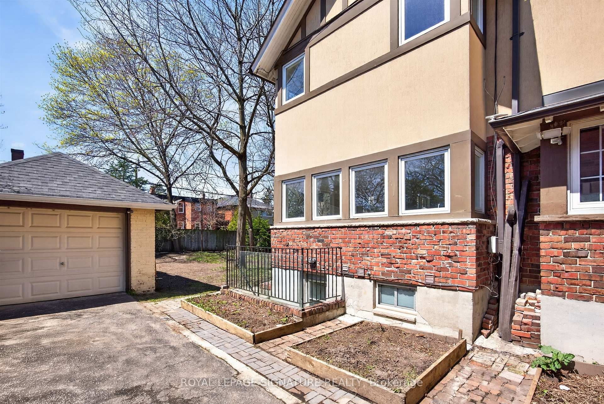 426 Armadale Avenue photo 49