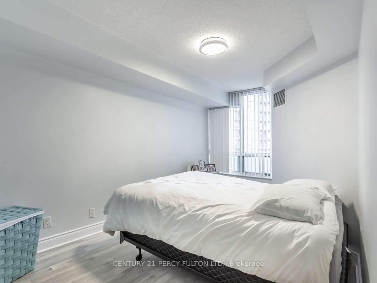 78 Harrison Garden Boulevard Unit 414 photo 11