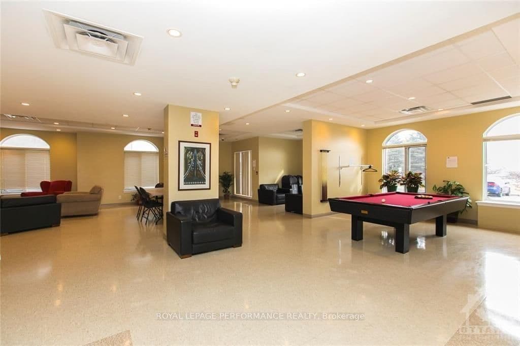 310 CENTRAL PARK Drive Unit 8H photo 12