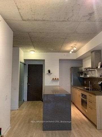 560 King Street Unit 709 photo 4