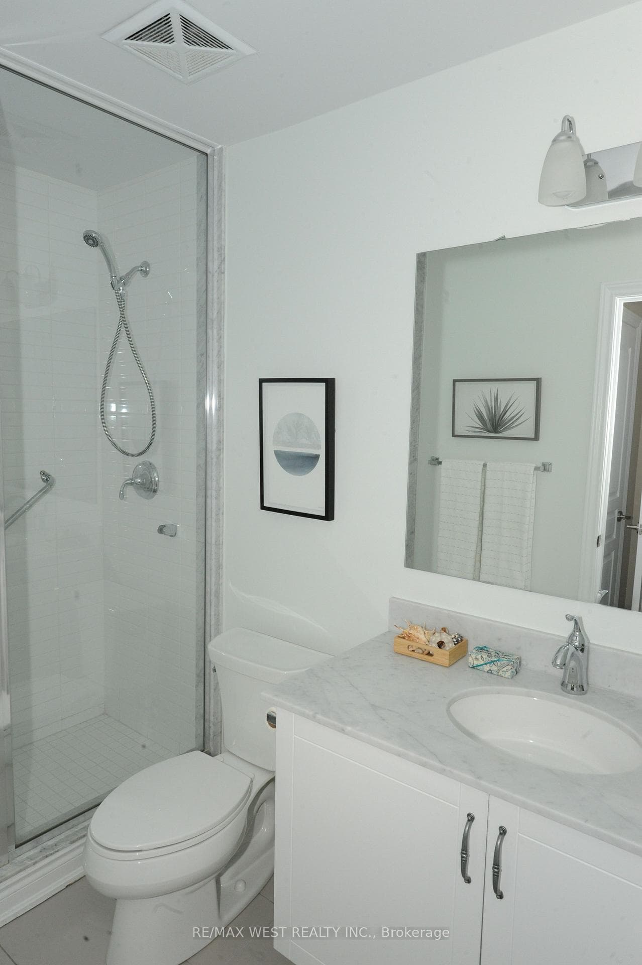 3170 Erin Mills Parkway Unit 109 photo 23