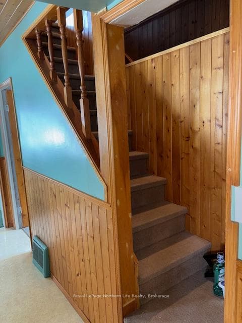 975 McIntyre Street photo 28