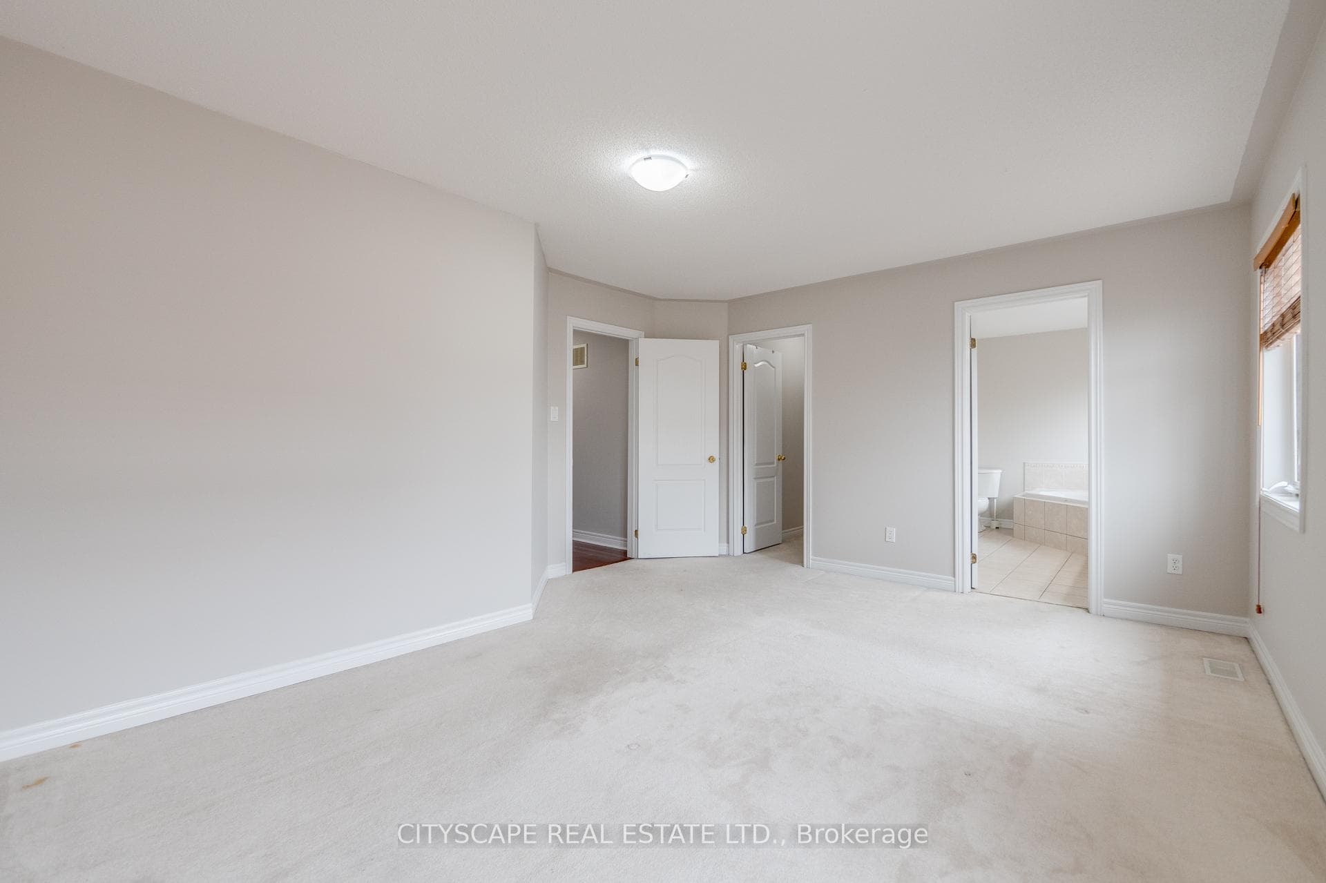 1010 Laidlaw Drive photo 23