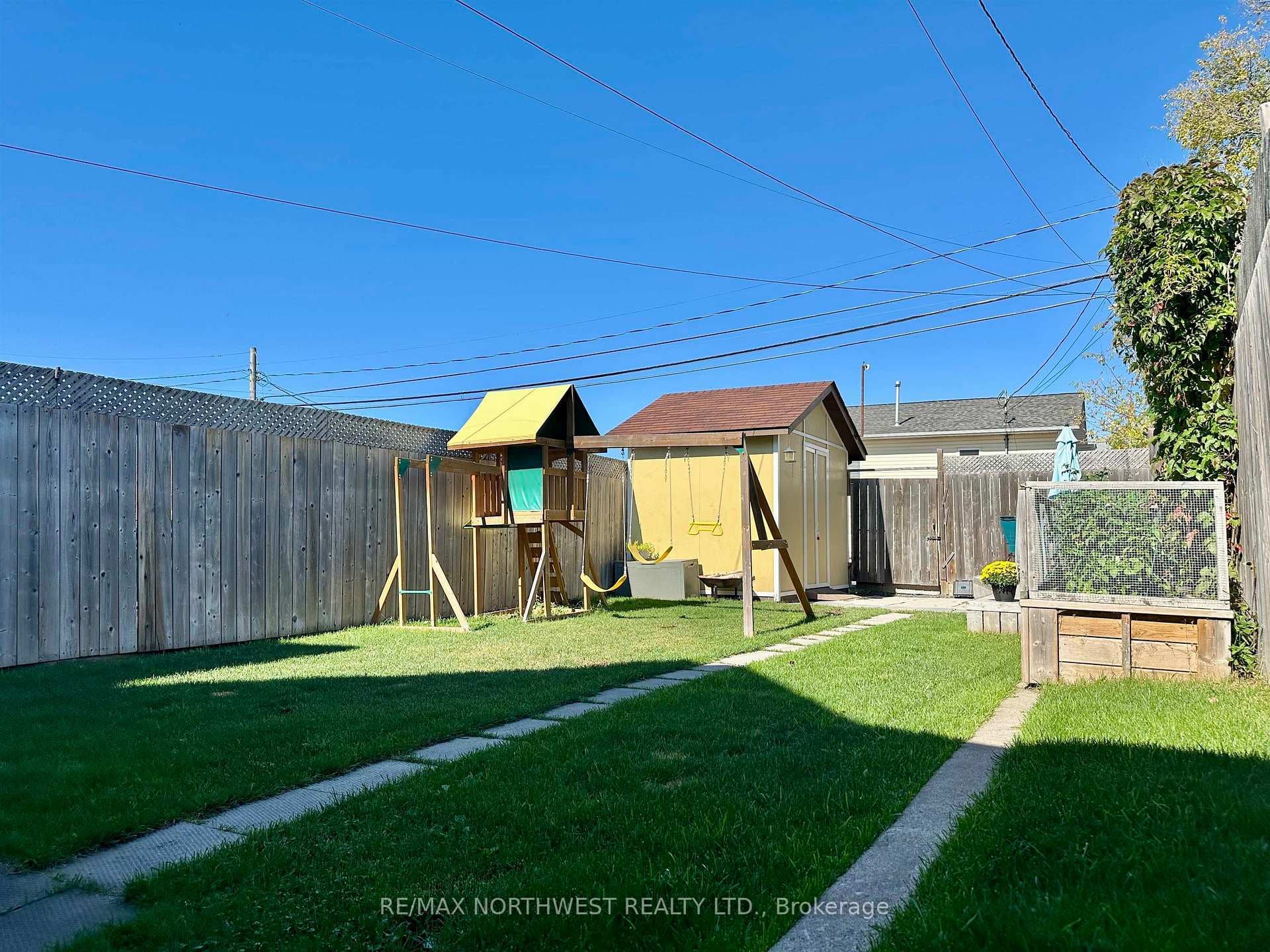 444 Third Street South photo 4