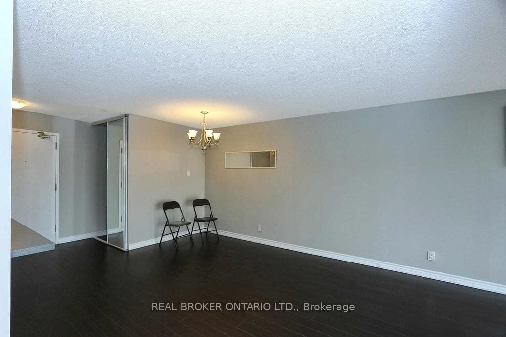 25 Trailwood Drive Unit 704 photo 6