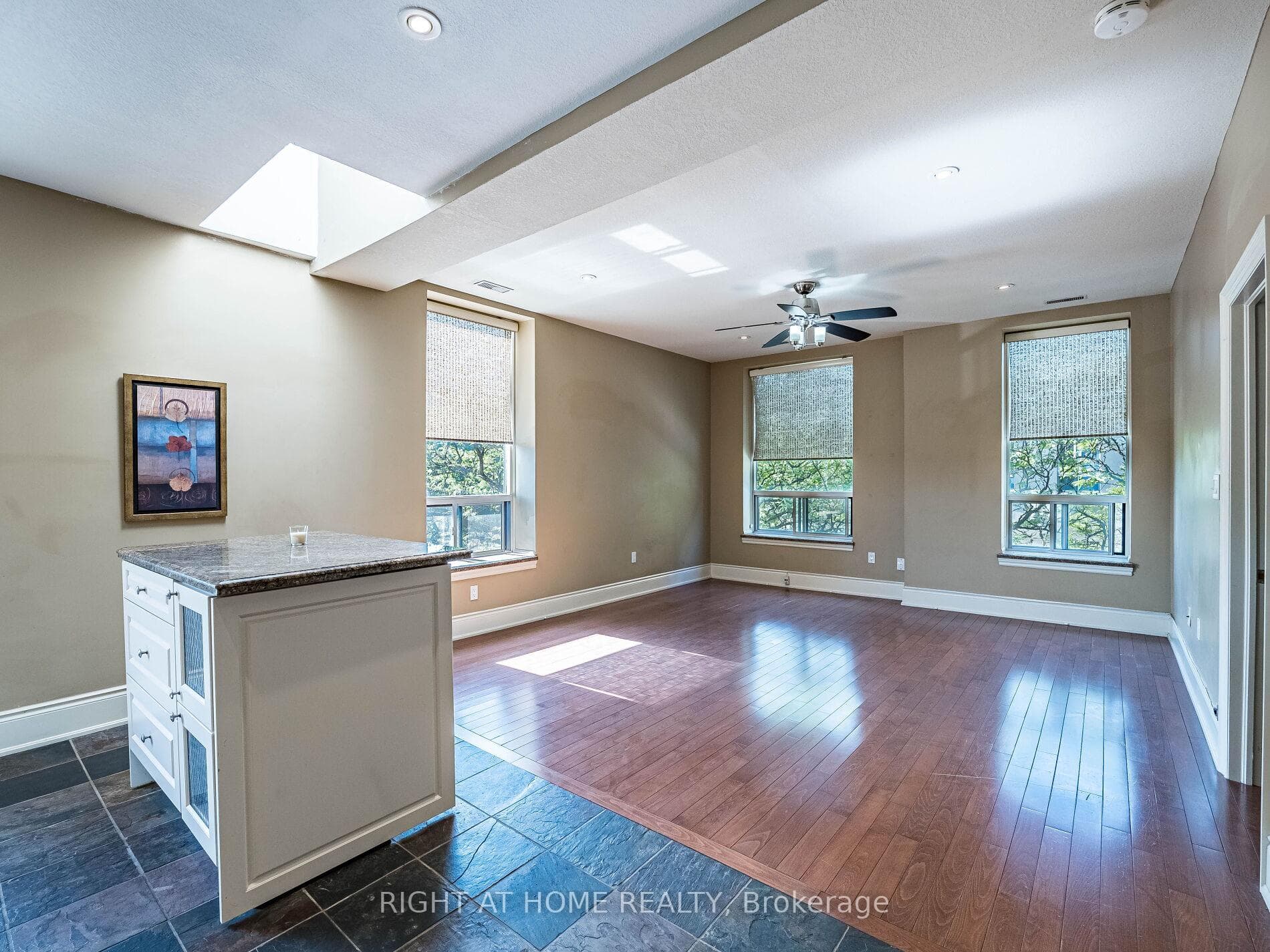 283 King Street Unit 302 photo 20