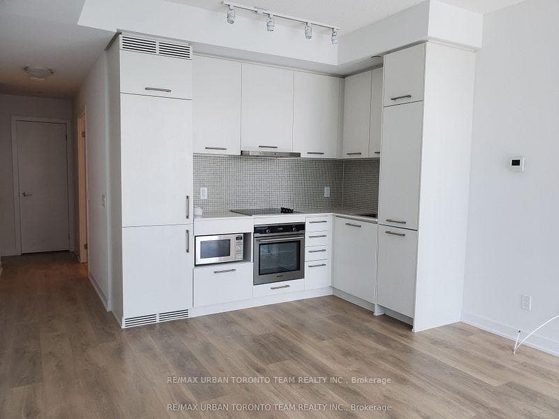 87 Peter Street Unit 2213 photo 4
