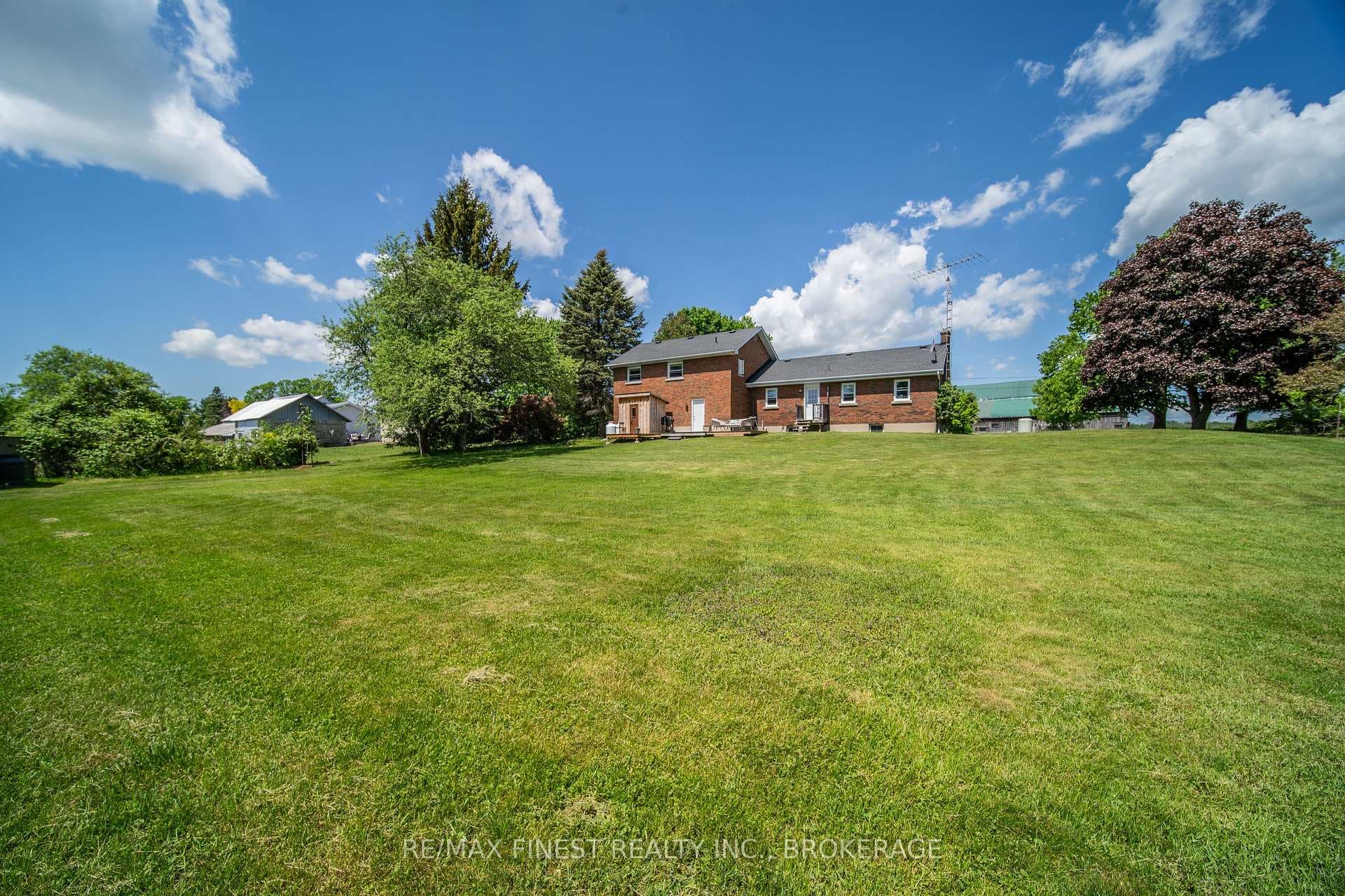 788 SIMMONS Road photo 27
