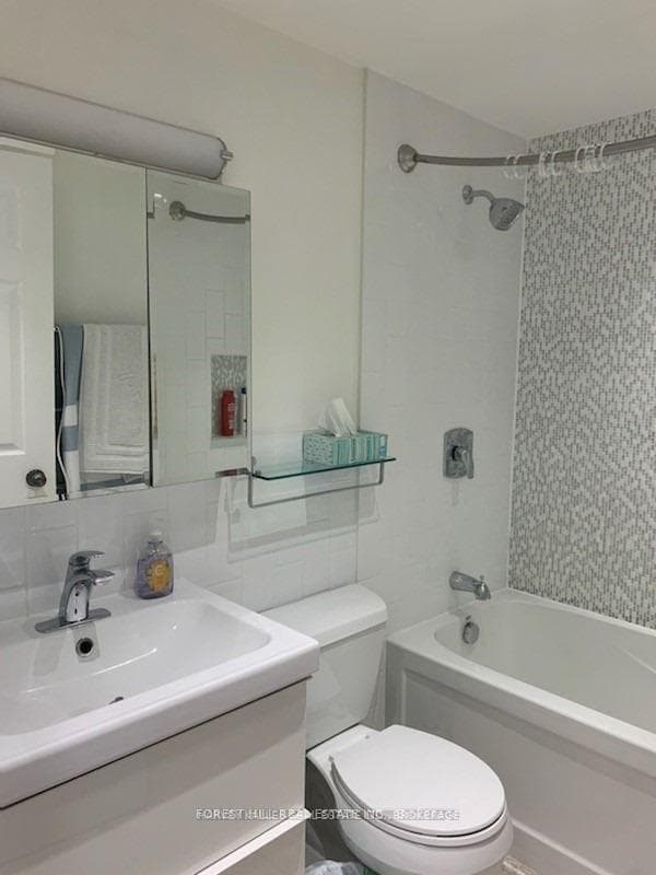 500 Glencairn Avenue Unit 303 photo 14