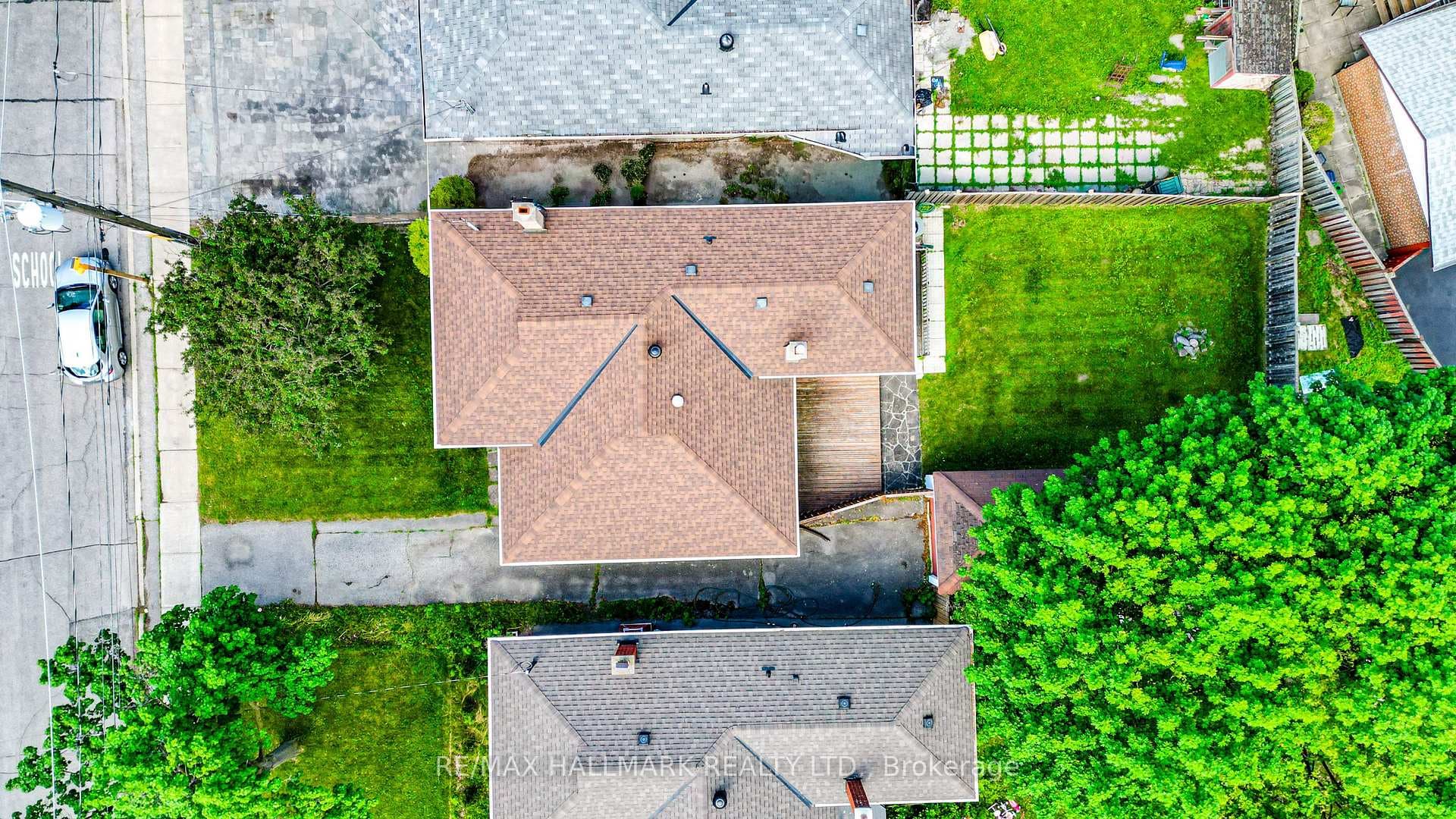 60 Vradenberg Drive photo 40