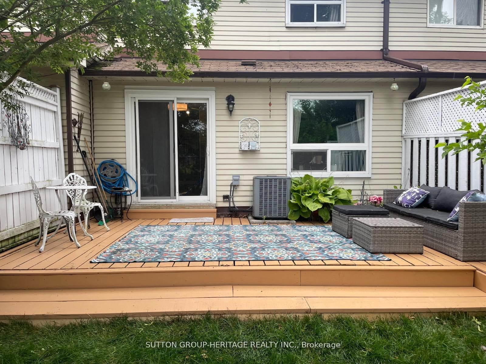 56 Parker Crescent photo 2
