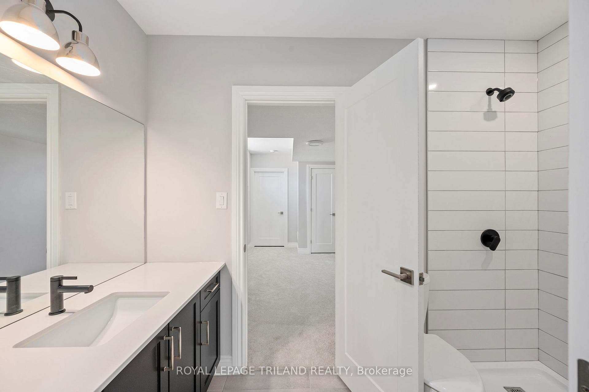 2835 Sheffield Place Unit 5 photo 26