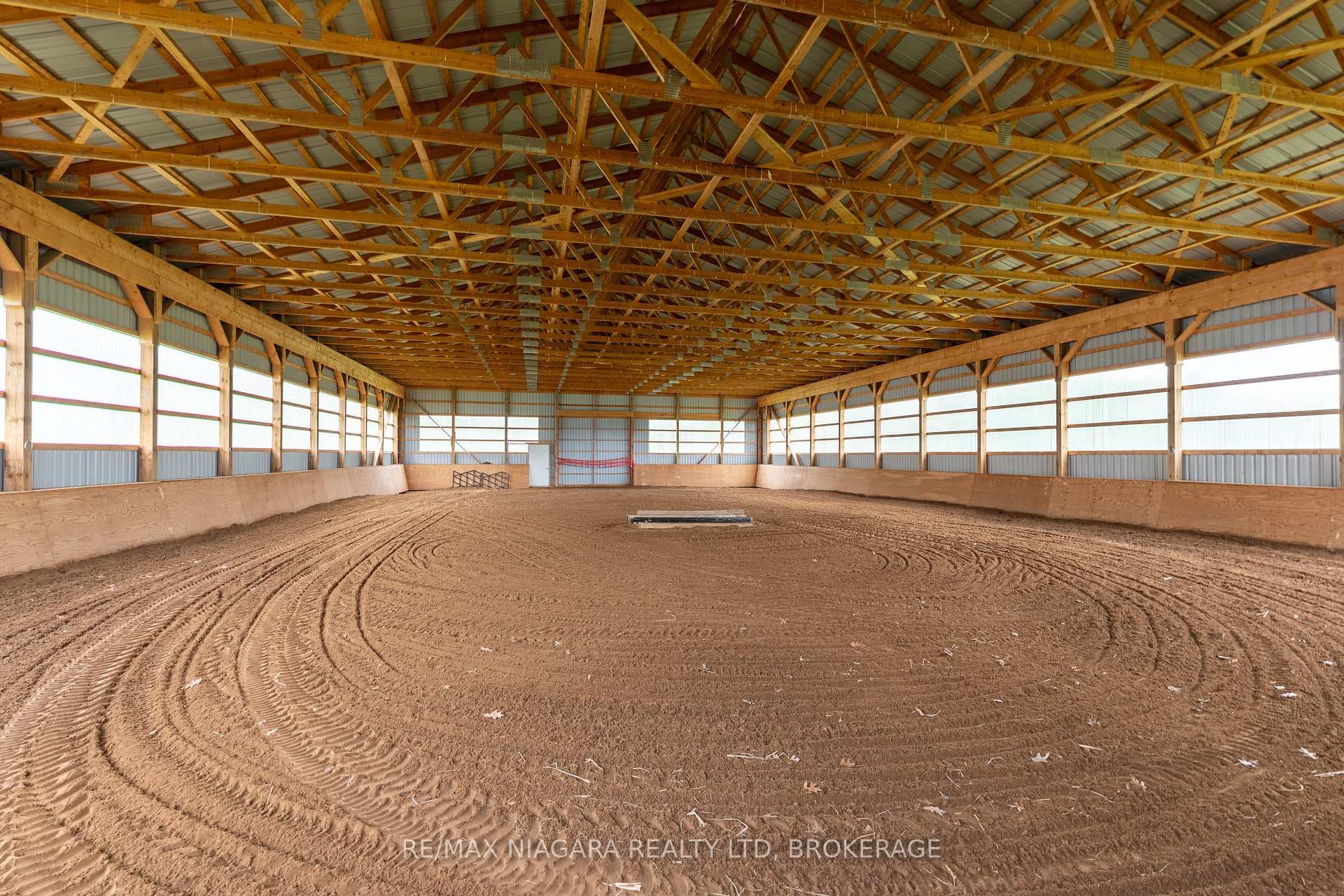 Arena 60'x100'