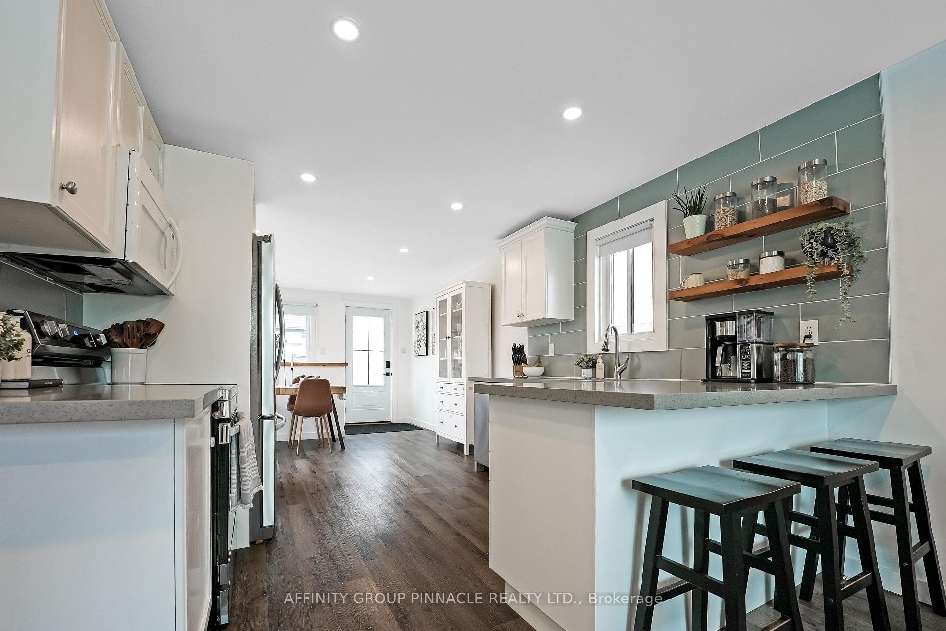199 Marquette Avenue photo 11