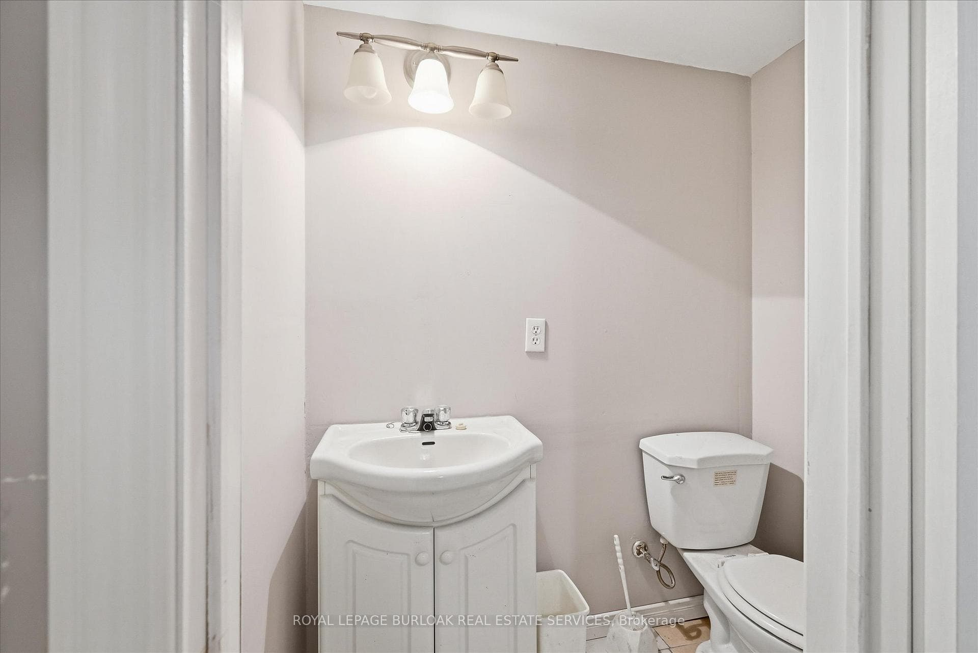 2279 Milford Lane photo 43