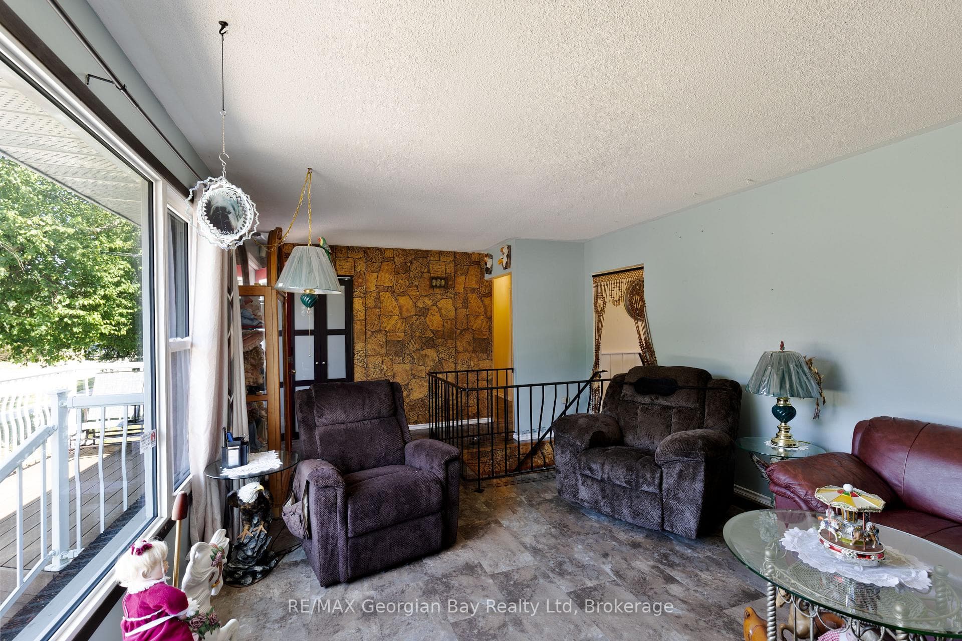 739 SIMCOE Avenue photo 7