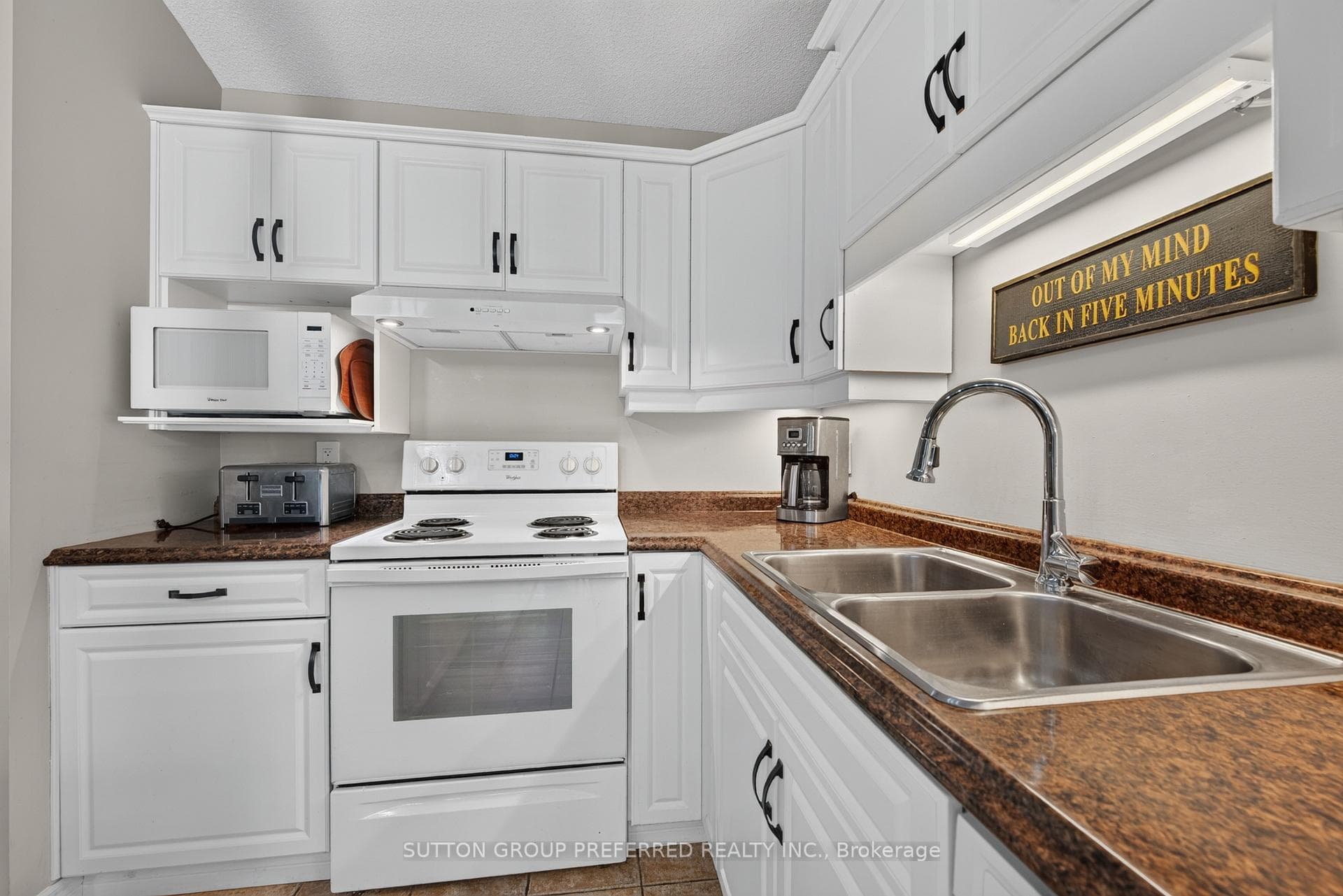 20 Windemere Place Unit 6 photo 46
