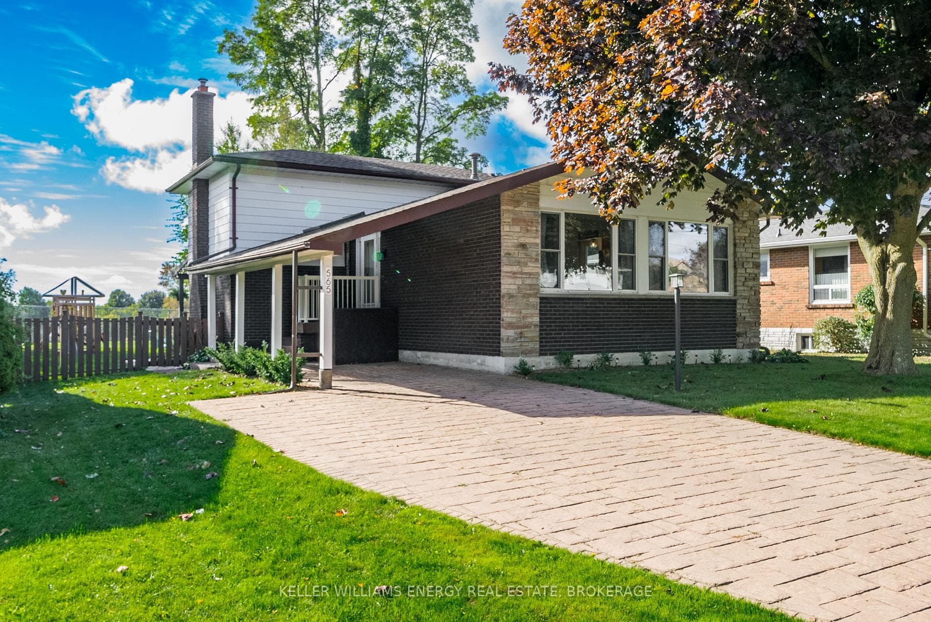 565 Carlisle Street photo 1