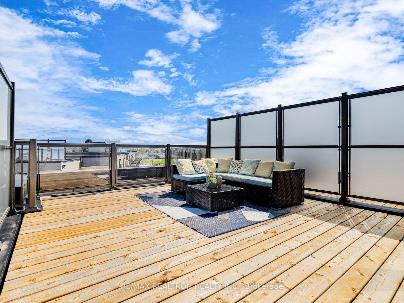 Bonus Rooftop Deck