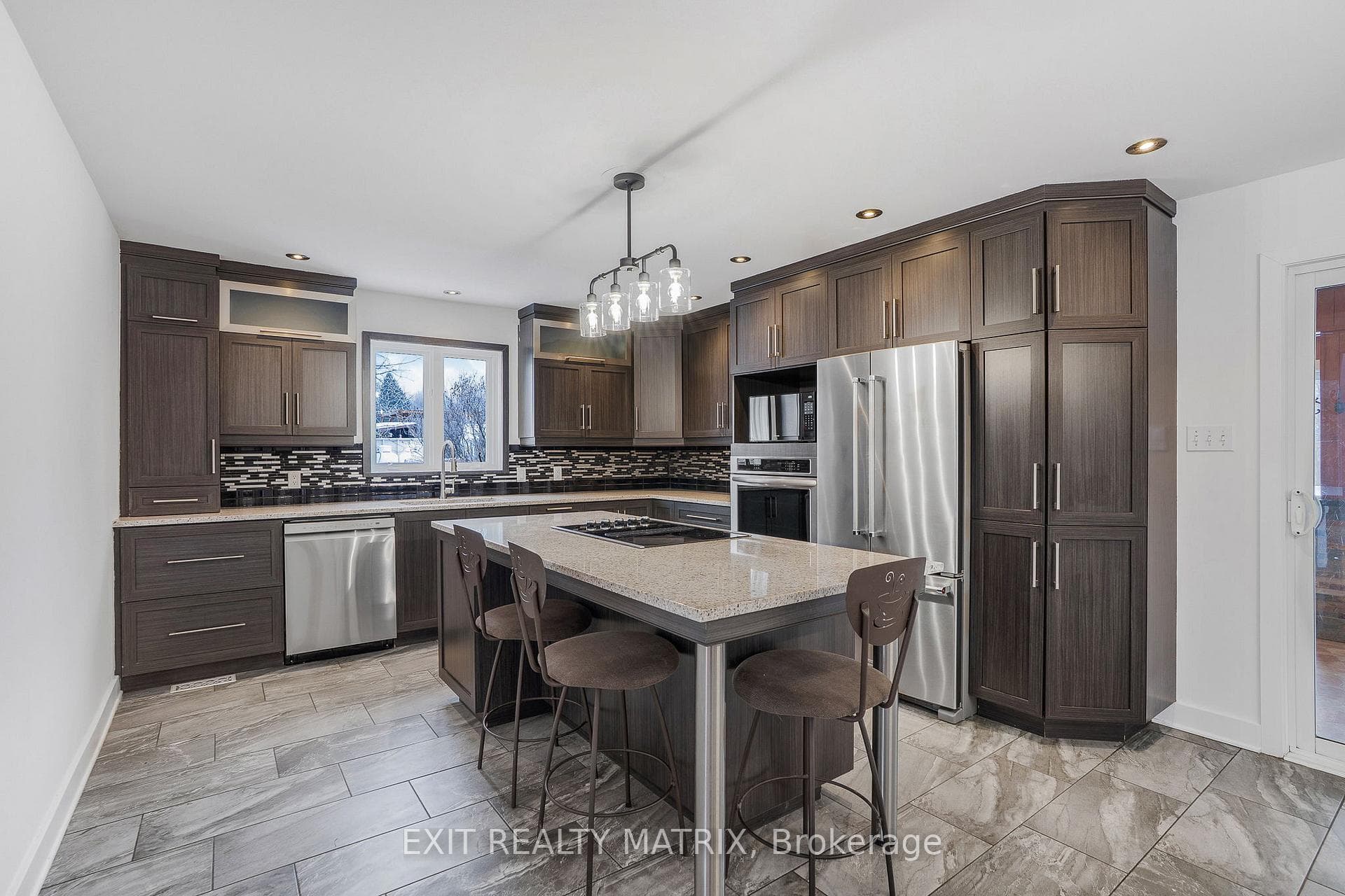 1650 Gourley Road photo 9