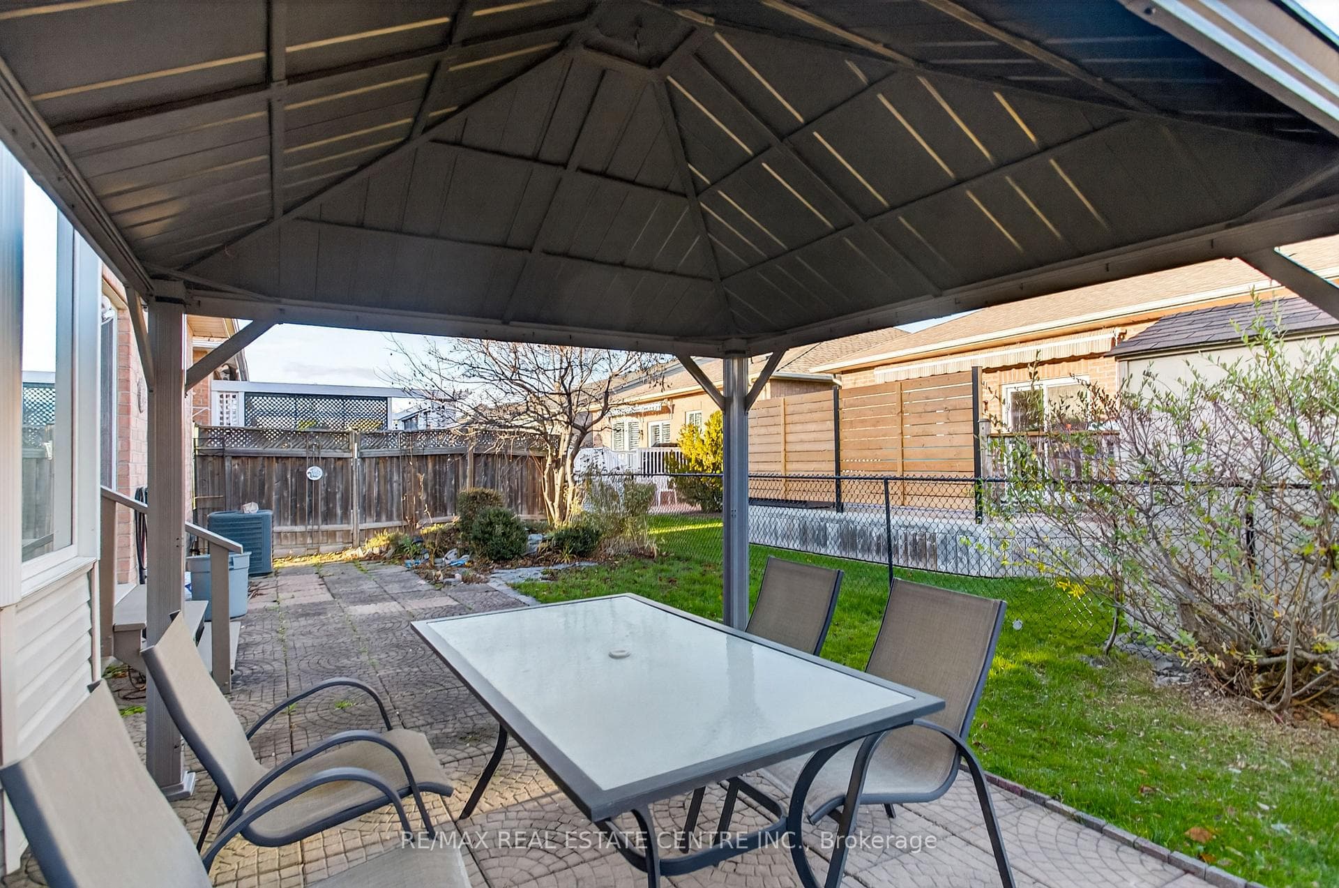 253 Malick Street photo 47