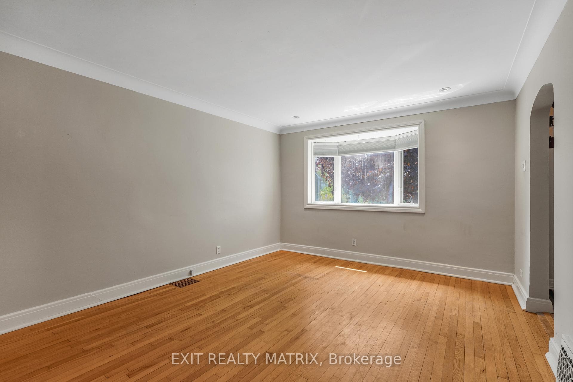 261 Montfort Street photo 6