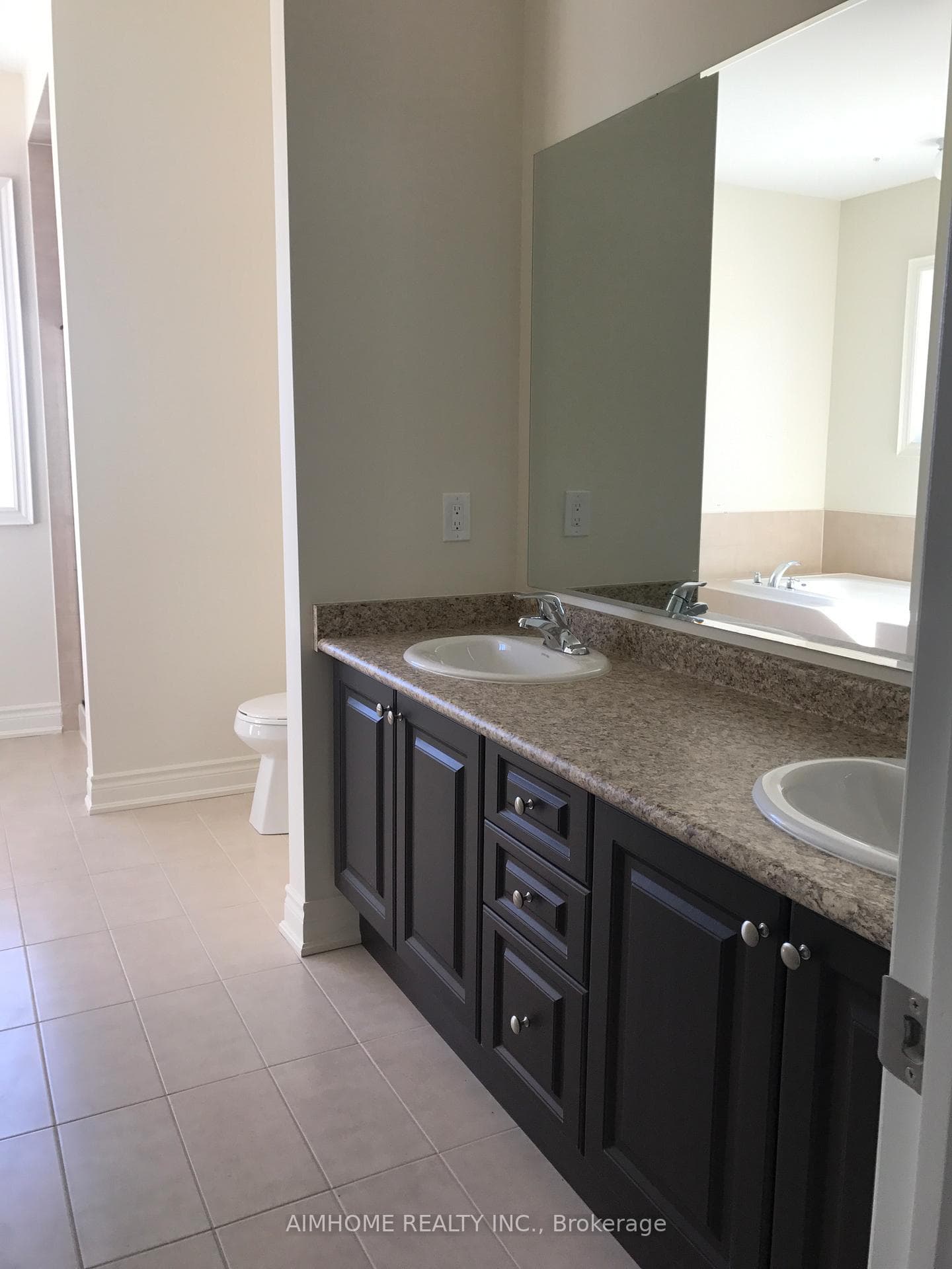 60 Baleberry Crescent photo 18