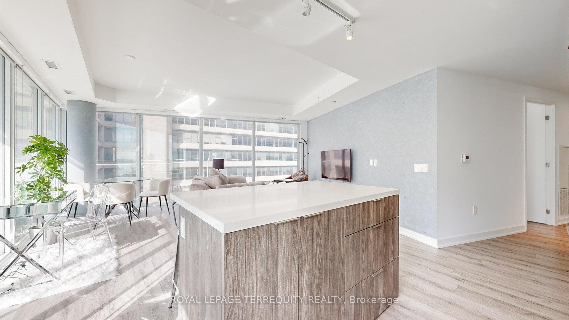 15 Queens Quay Unit 320 photo 10