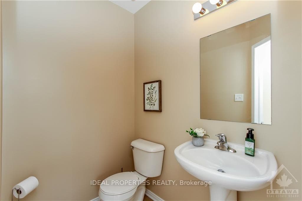818 TABARET Street photo 14