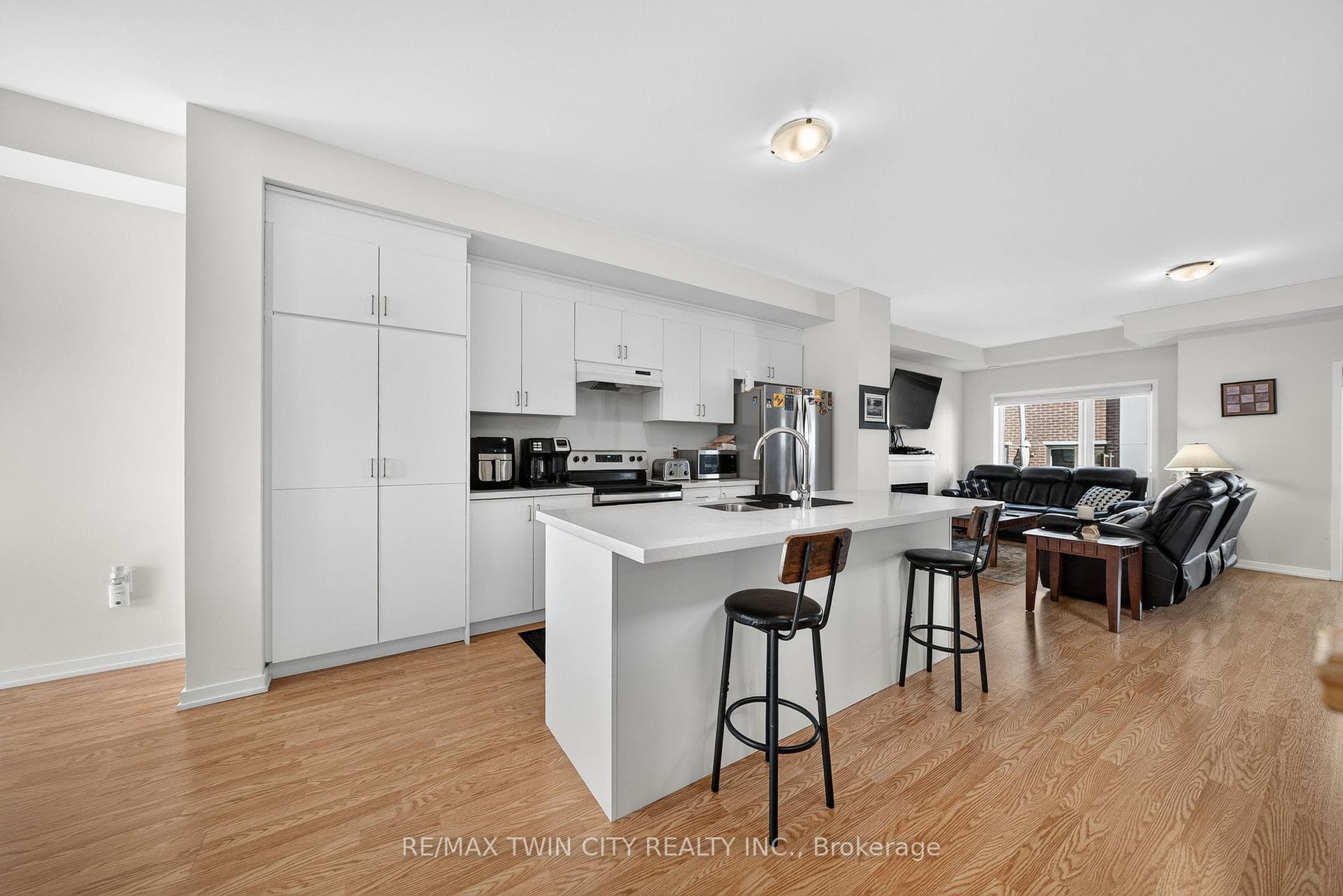 49 Lambert Lane photo 8