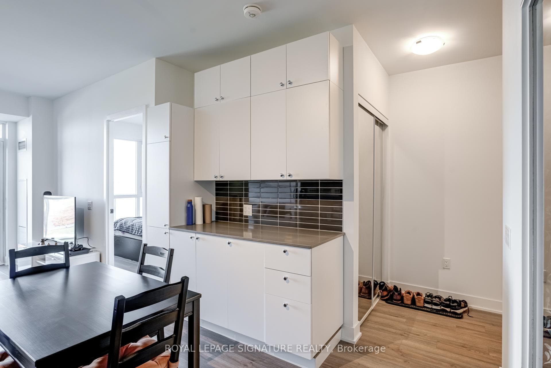 60 George Butchart Drive Unit 603 photo 8