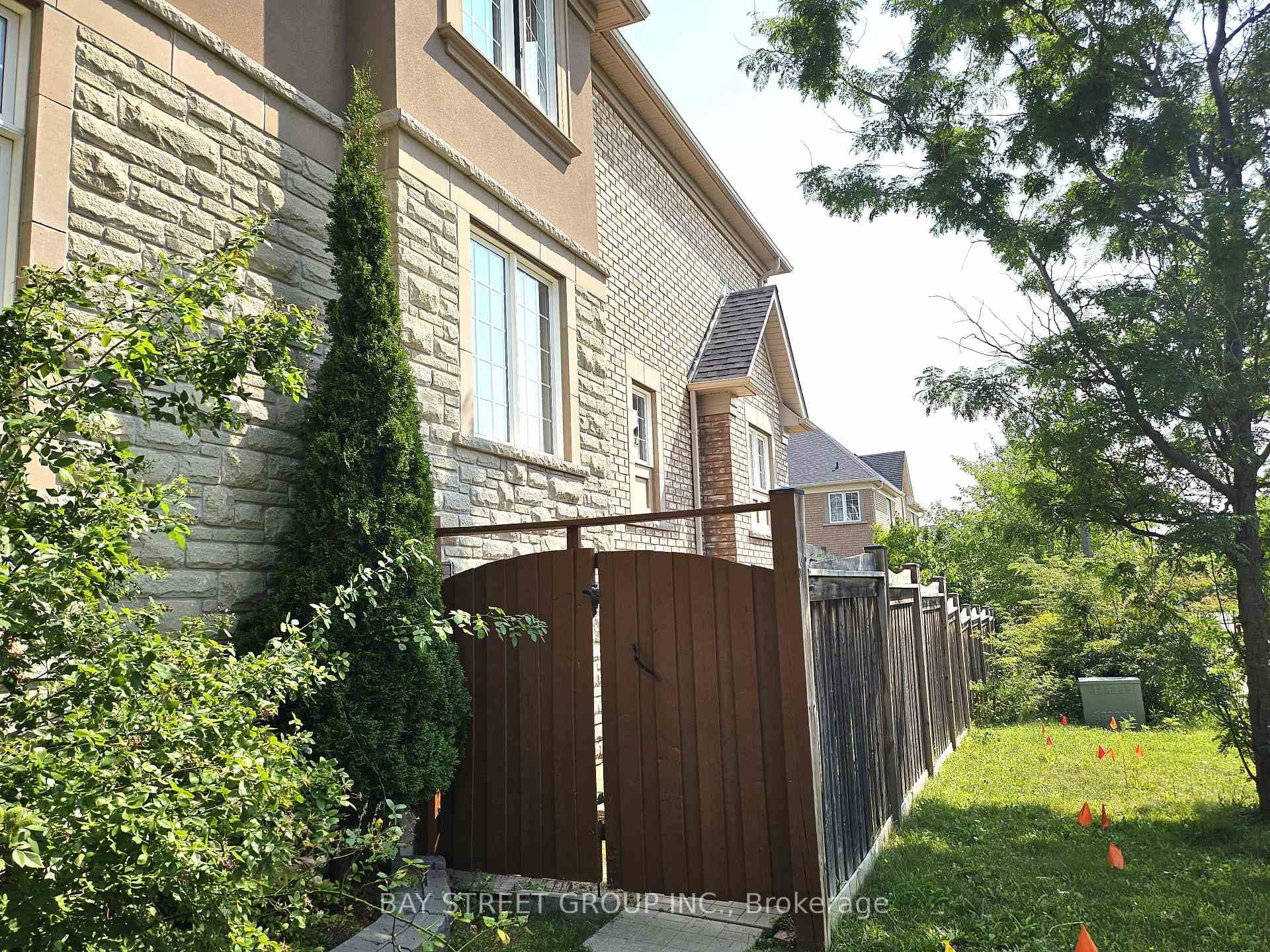 33 Valmont Avenue Unit Bsmt photo 3