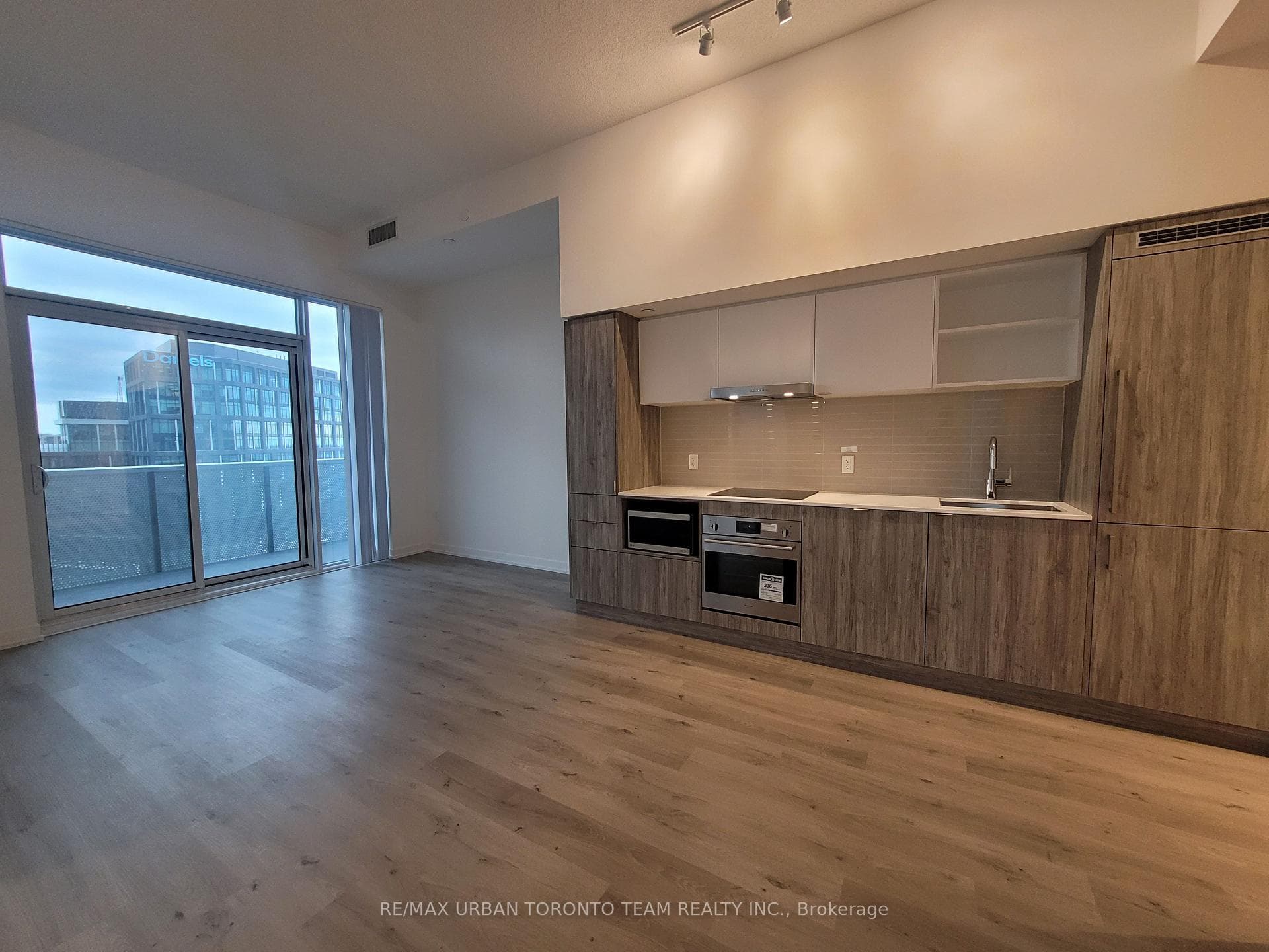 138 Downes Street Unit 1203 photo 5