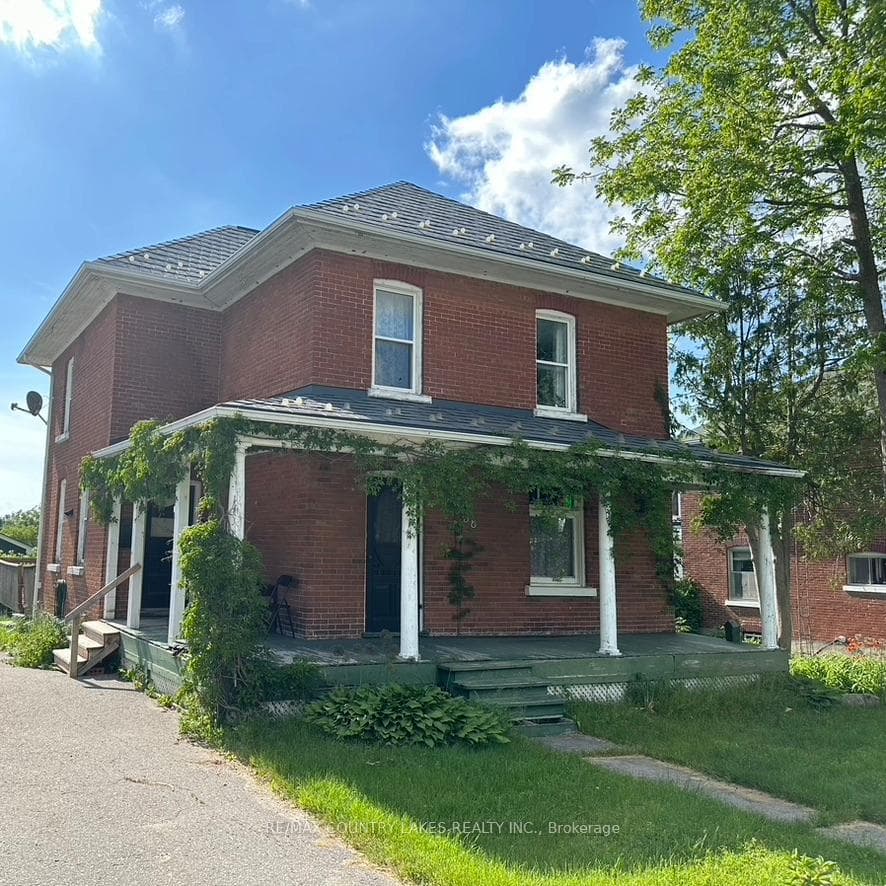 438 Osborne Street photo 1
