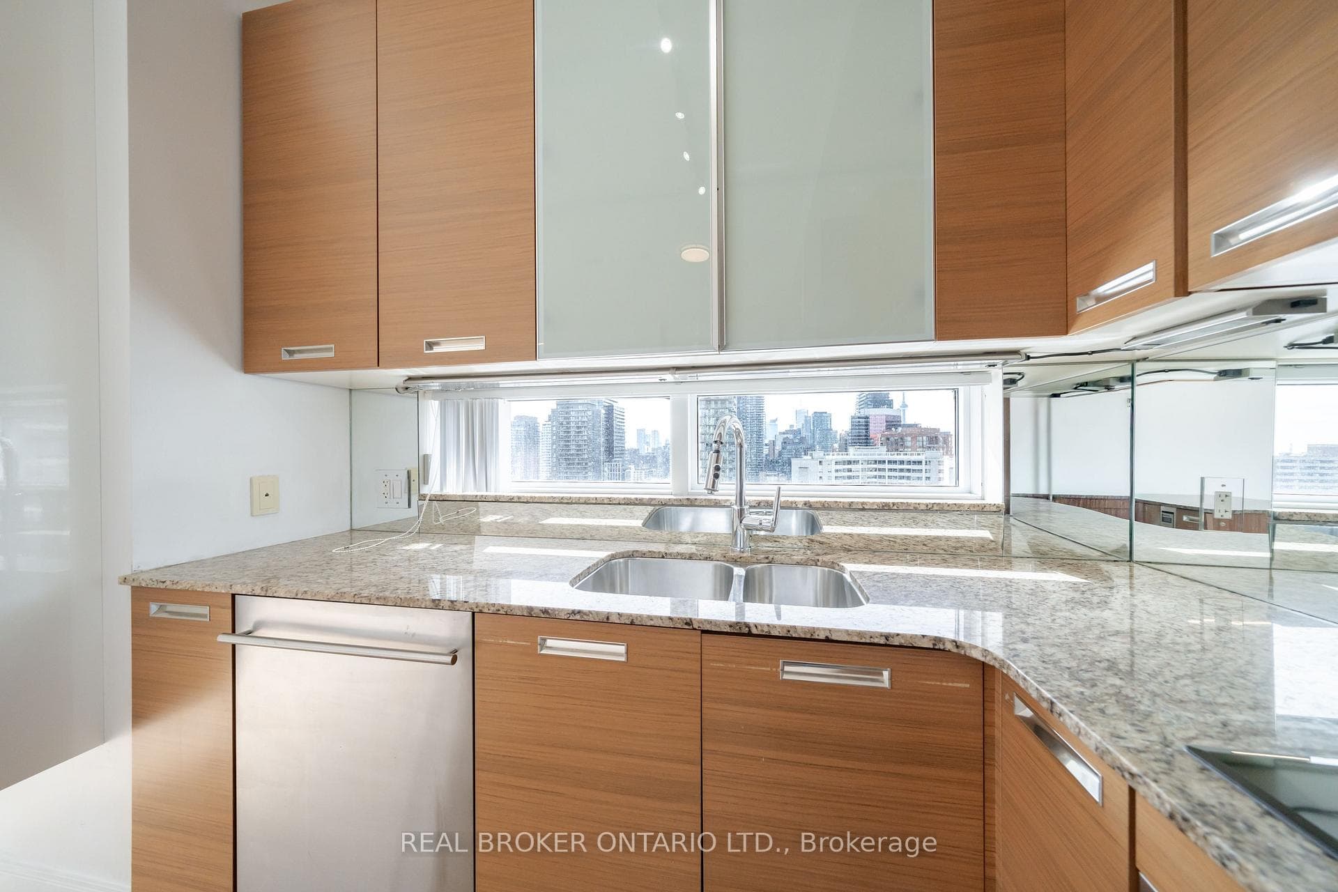 21 Balmuto Street Unit 2202 photo 7