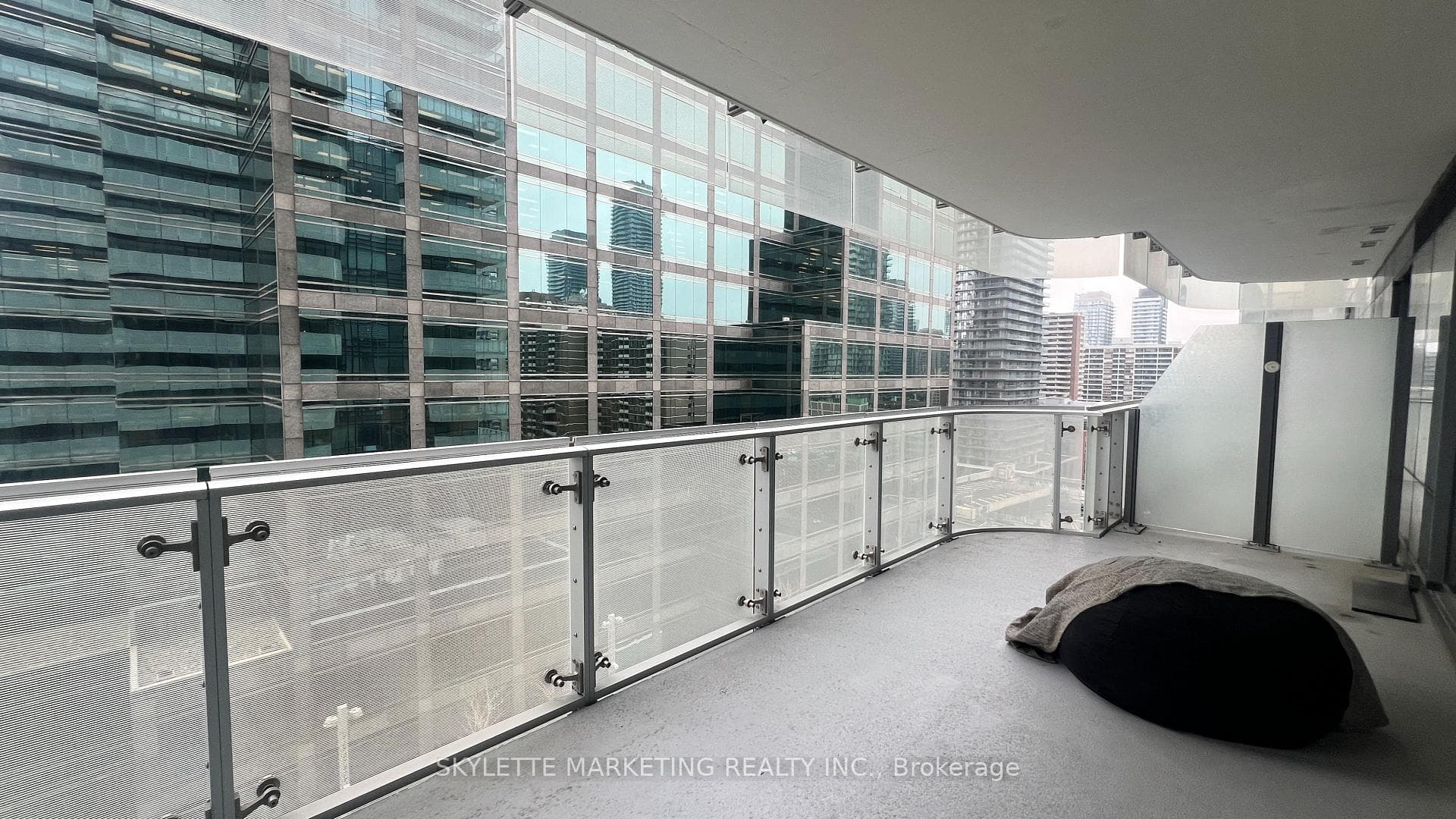 1 Bloor Street Unit 1002 photo 14