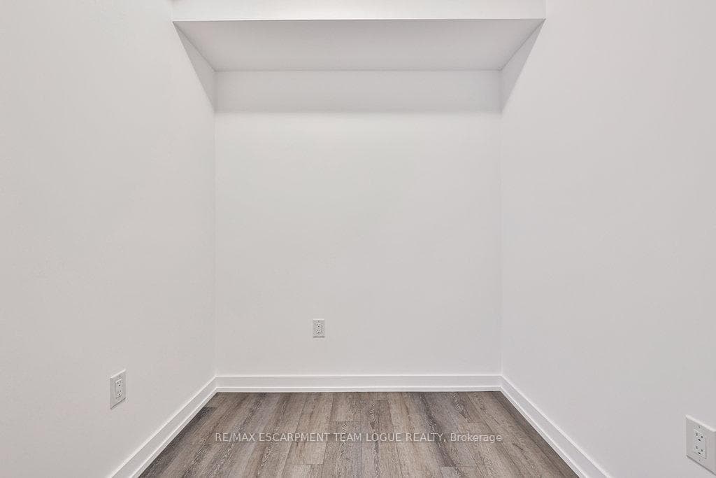 470 DUNDAS Street Unit 813 photo 12