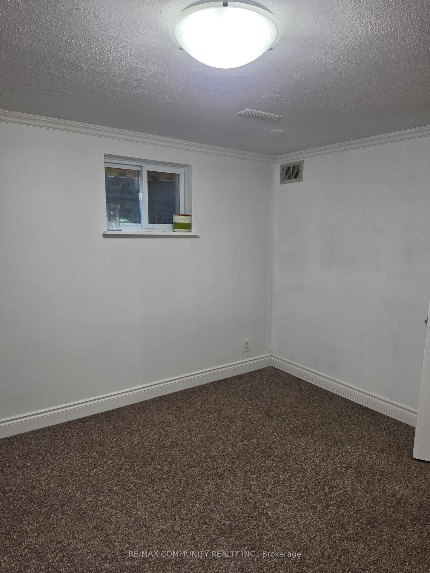 792 Tatra Drive photo 11