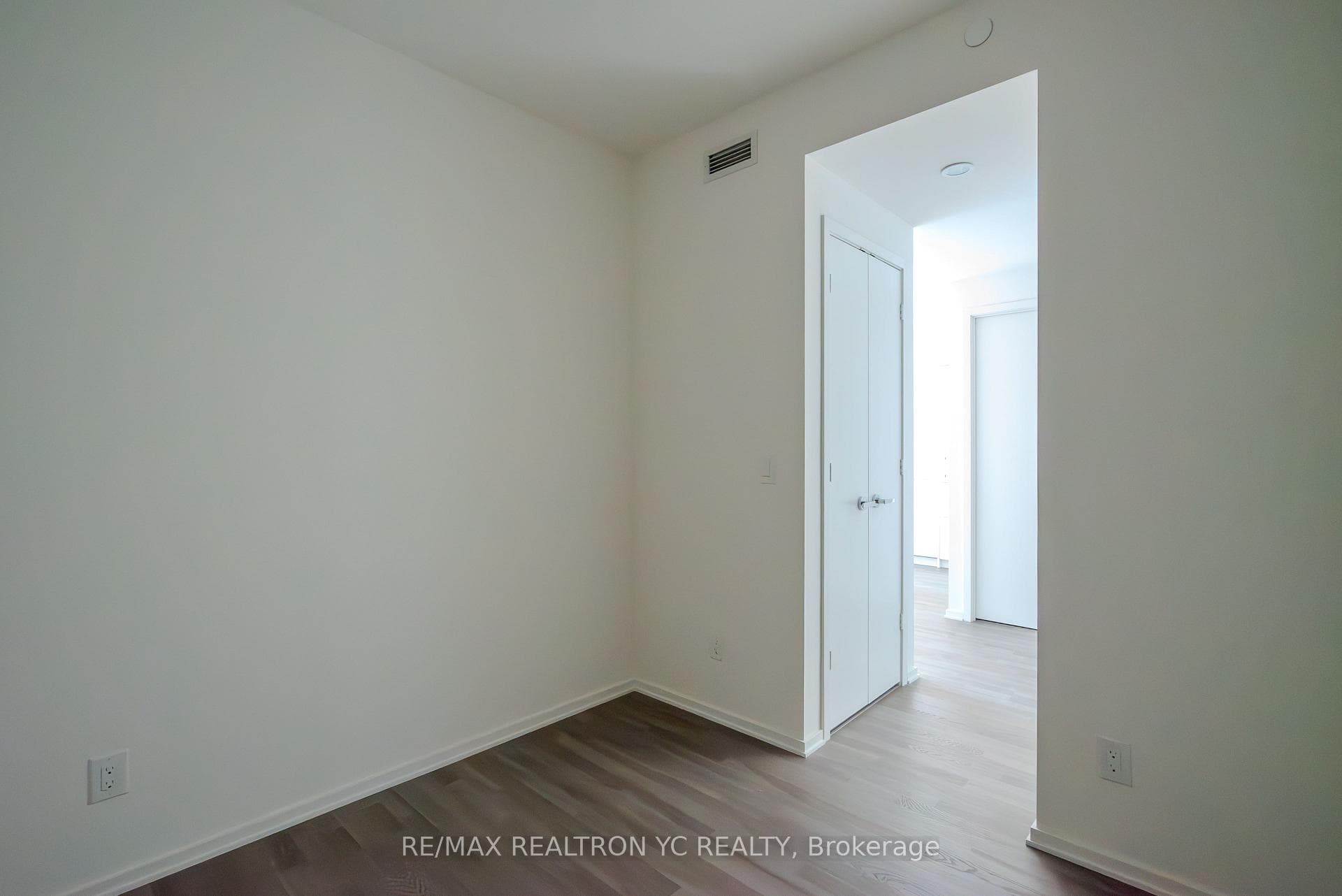 1 Bloor Street Unit 5905 photo 8