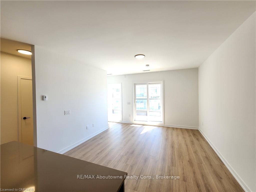 20 LAGERFELD Drive Unit 12 photo 13