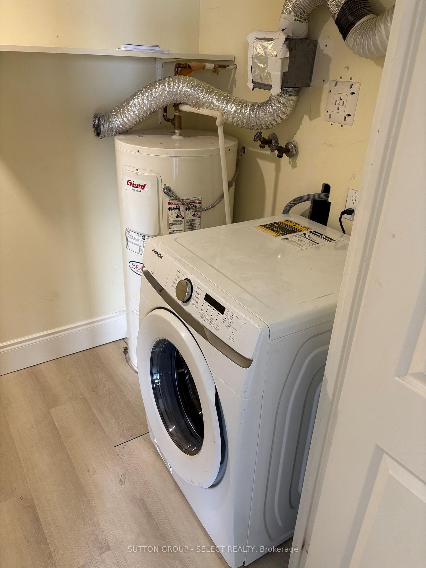 363 COLBORNE Street Unit 1703 photo 5