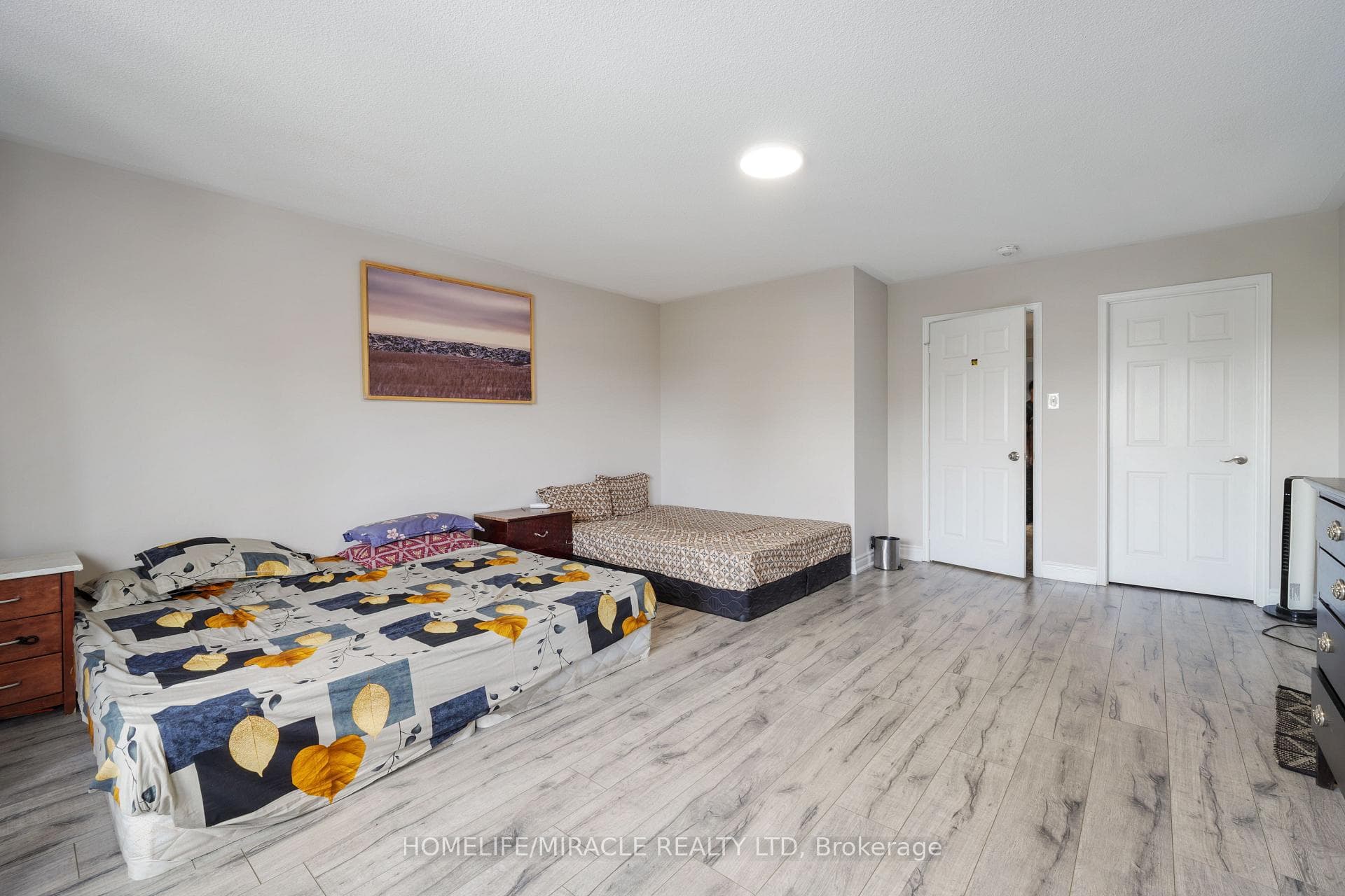 222 Sunforest Drive photo 19