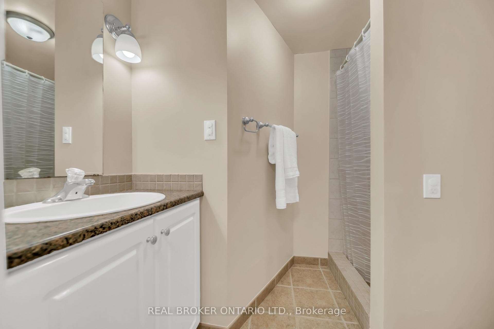 656 Drummond Drive photo 18